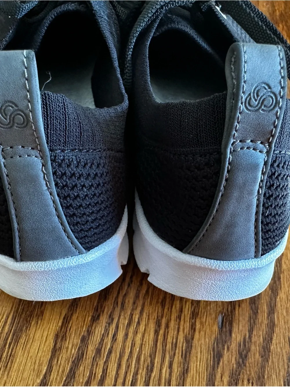 Cloudsteppers by Clarks  Lace-Up women’s  Sneakers size 7.5 Like new